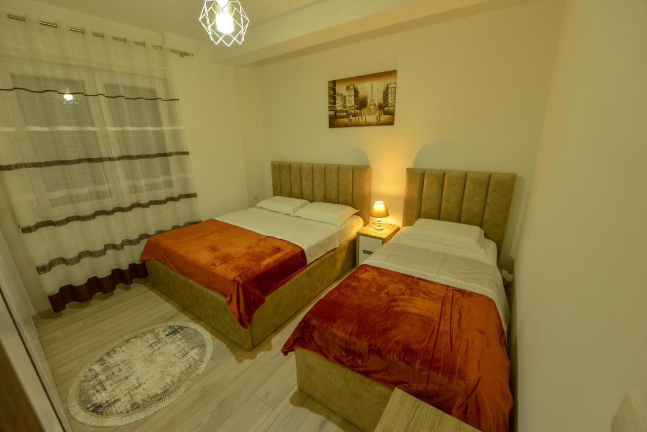 Denis Comfort Apartment Shkodër Exteriör bild
