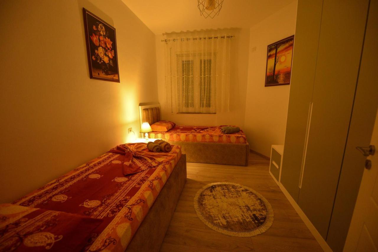 Denis Comfort Apartment Shkodër Exteriör bild