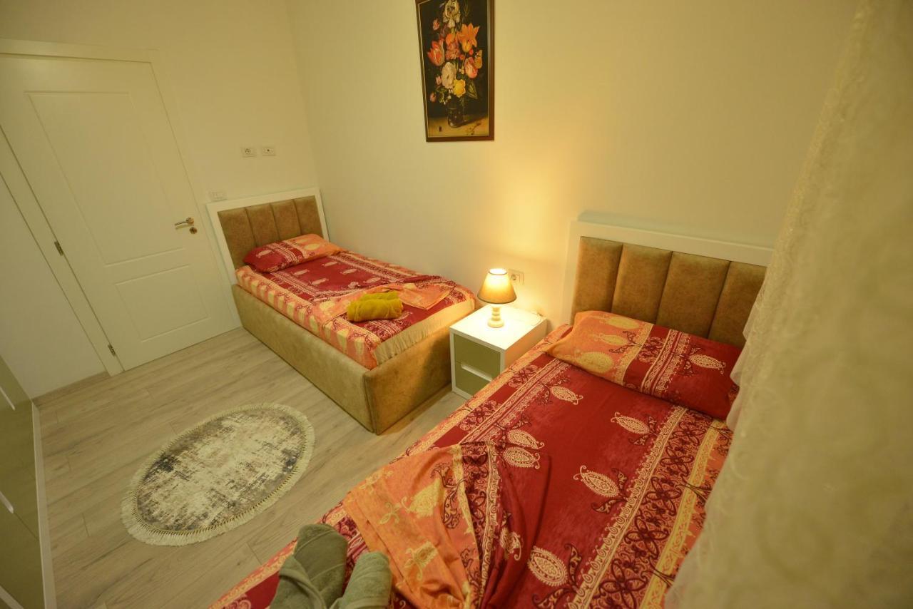 Denis Comfort Apartment Shkodër Exteriör bild